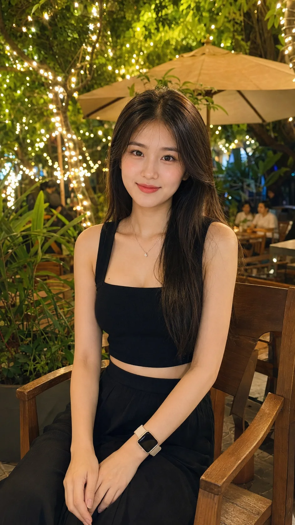 Cô gái giữa vườn đèn